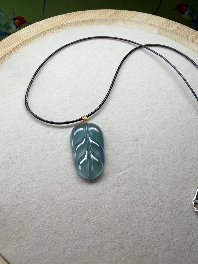 新入荷❣️天然本翡翠　18k高氷種氷藍水『大業有成』福葉　鑑定書付き