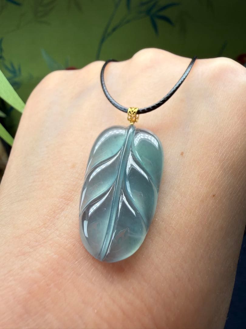 新入荷❣️天然本翡翠　18k高氷種氷藍水『大業有成』福葉　鑑定書付き