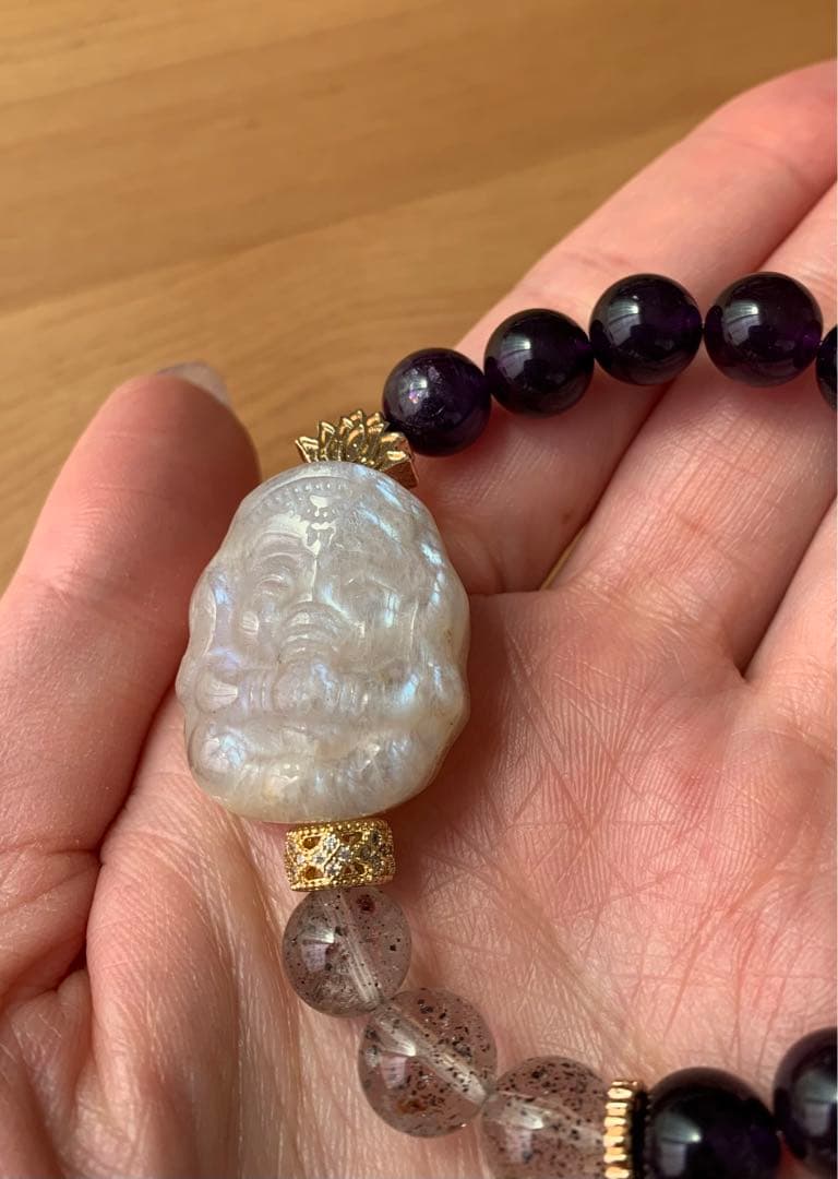 ムーンストーンベビーガネーシャとアメジスト、ガーネットマイカインクォーツのブレス