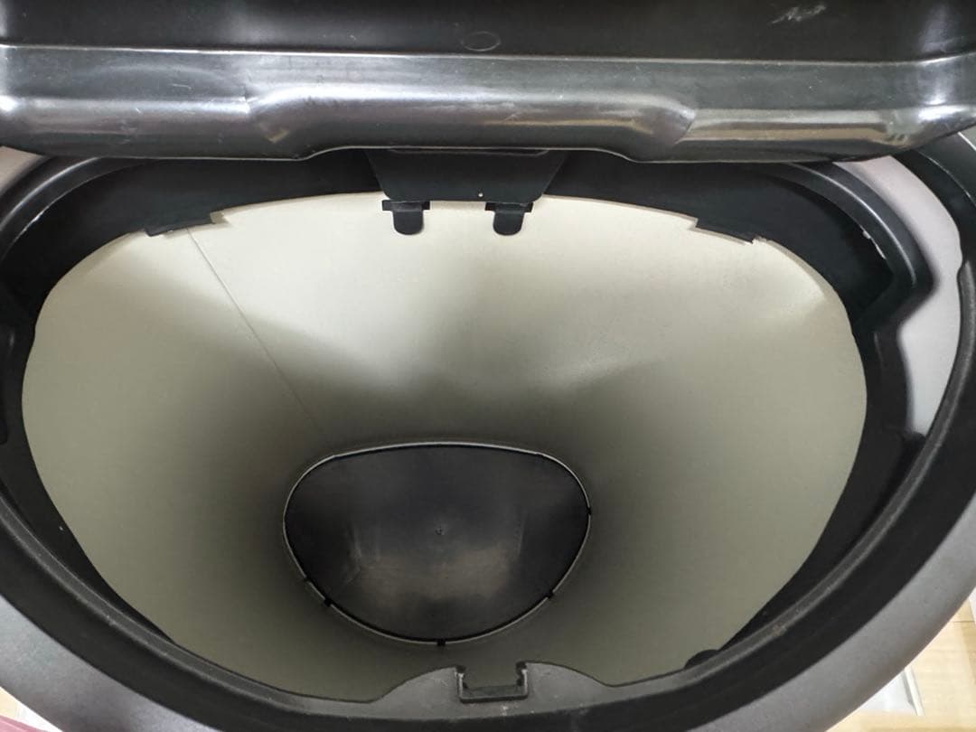 【ブラバンシア】タッチビン ホワイト 40リットル