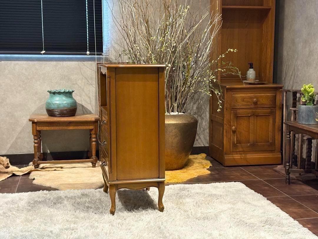 キャビネット　サイドボード　チェスト　猫脚　クラシック　クラシカル　IG