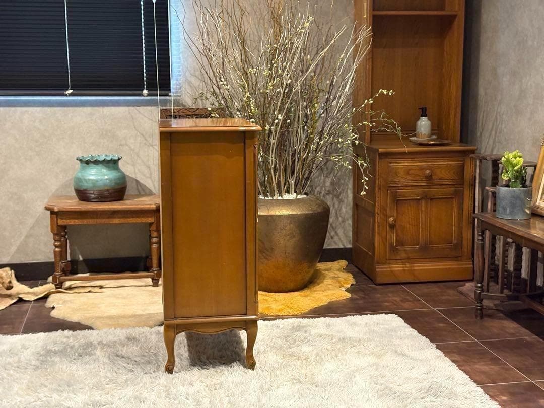 キャビネット　サイドボード　チェスト　猫脚　クラシック　クラシカル　IG
