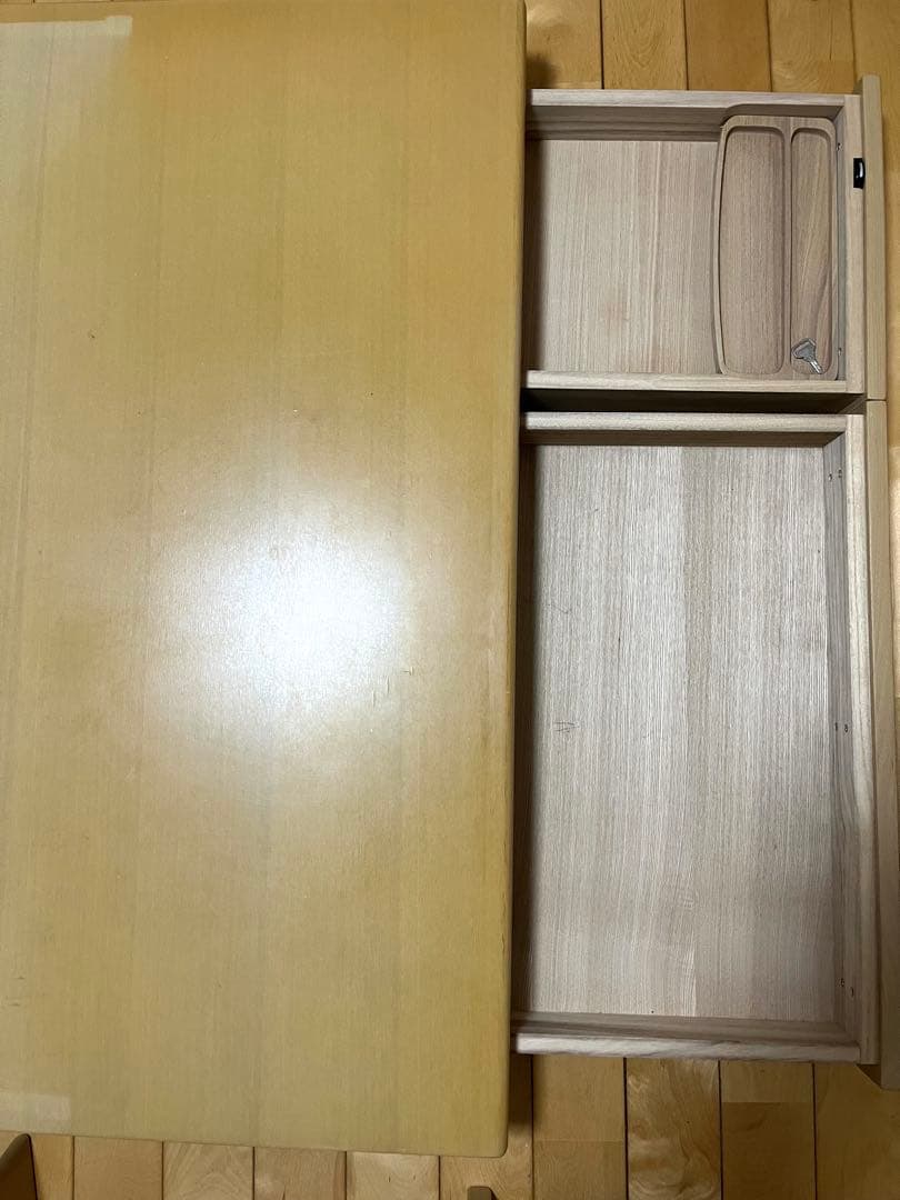 【直接取りに来れる方】木製学習机 デスクライト付き　ヒカリサンデスク