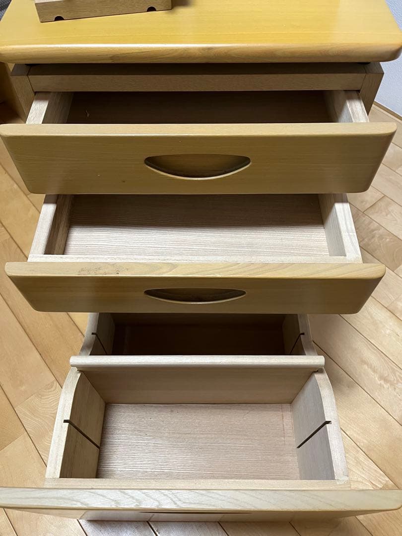 【直接取りに来れる方】木製学習机 デスクライト付き　ヒカリサンデスク