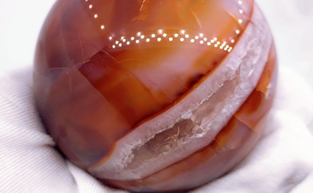 カーネリアン　スフィア　笑口　ジオード　302g　60㎜　龍穴　開運　財運