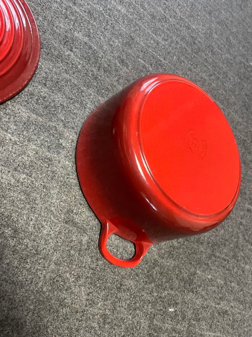 ル・クルーゼLE CREUSET ココットロンド 赤22cmルクルーゼ