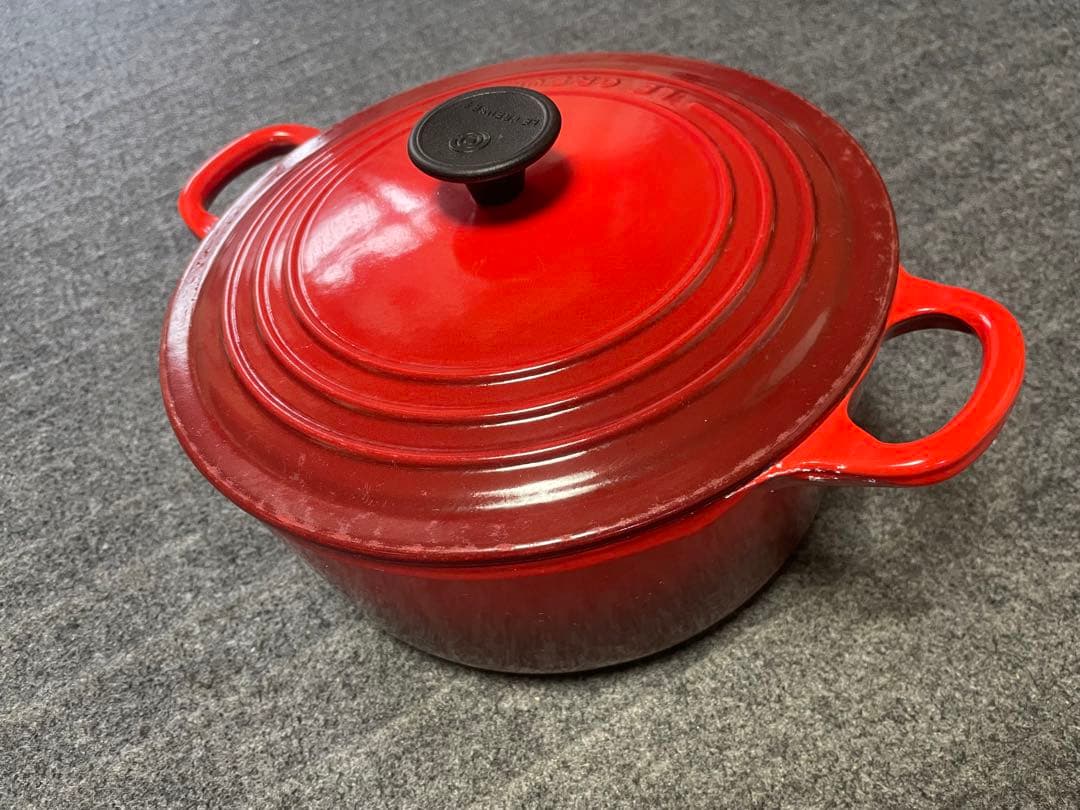 ル・クルーゼLE CREUSET ココットロンド 赤22cmルクルーゼ