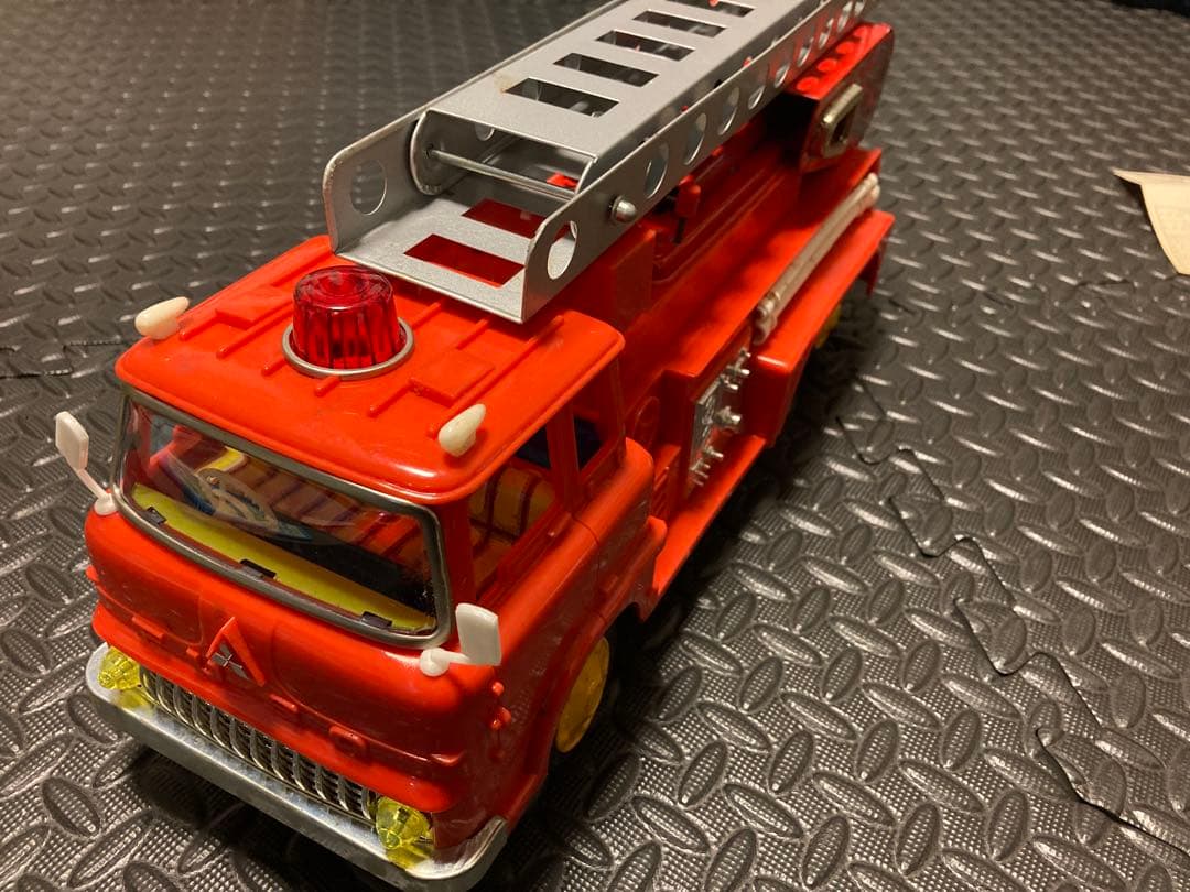 値下げ新品未使用美品】ヨネザワ ベル付 ふそうハシゴ消防車リフト