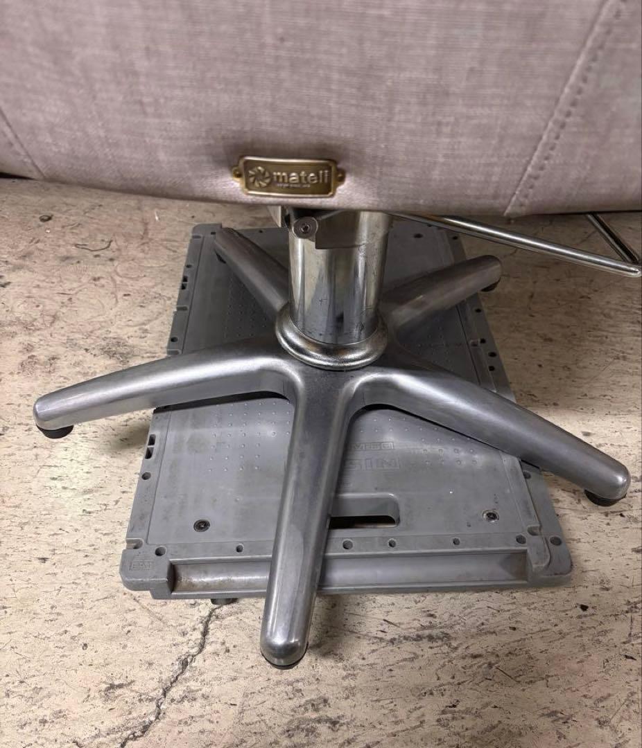 mateli design バーバーチェア 美容室　椅子　スタイリングチェア