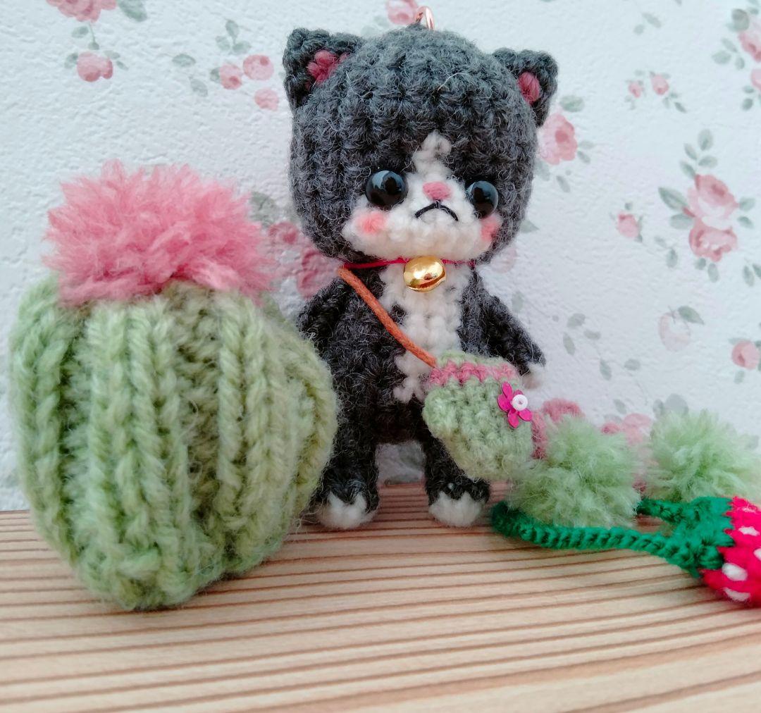 HANATOMO　あみぐるみ　猫　キーホルダー