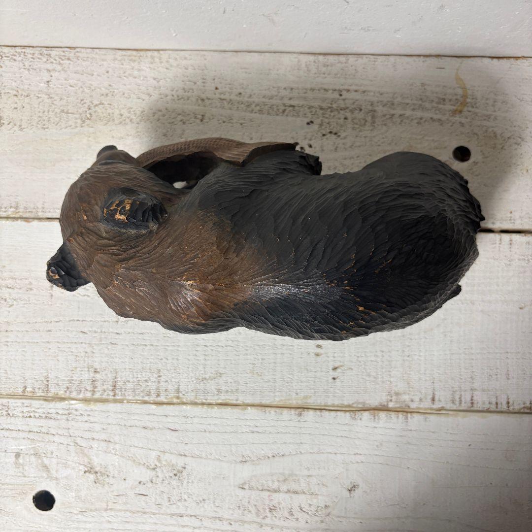 木彫りの熊　鮭喰い熊　毛彫り　ガラス目　生き生き表情　作者不詳