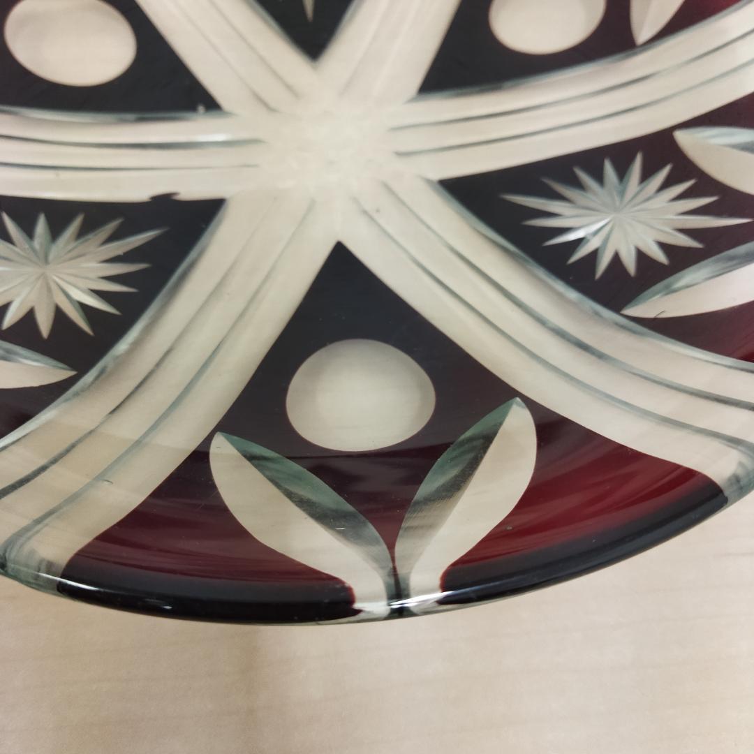 切り子ボウル カットガラス レトロ 花柄 赤色 径約24cm 皿