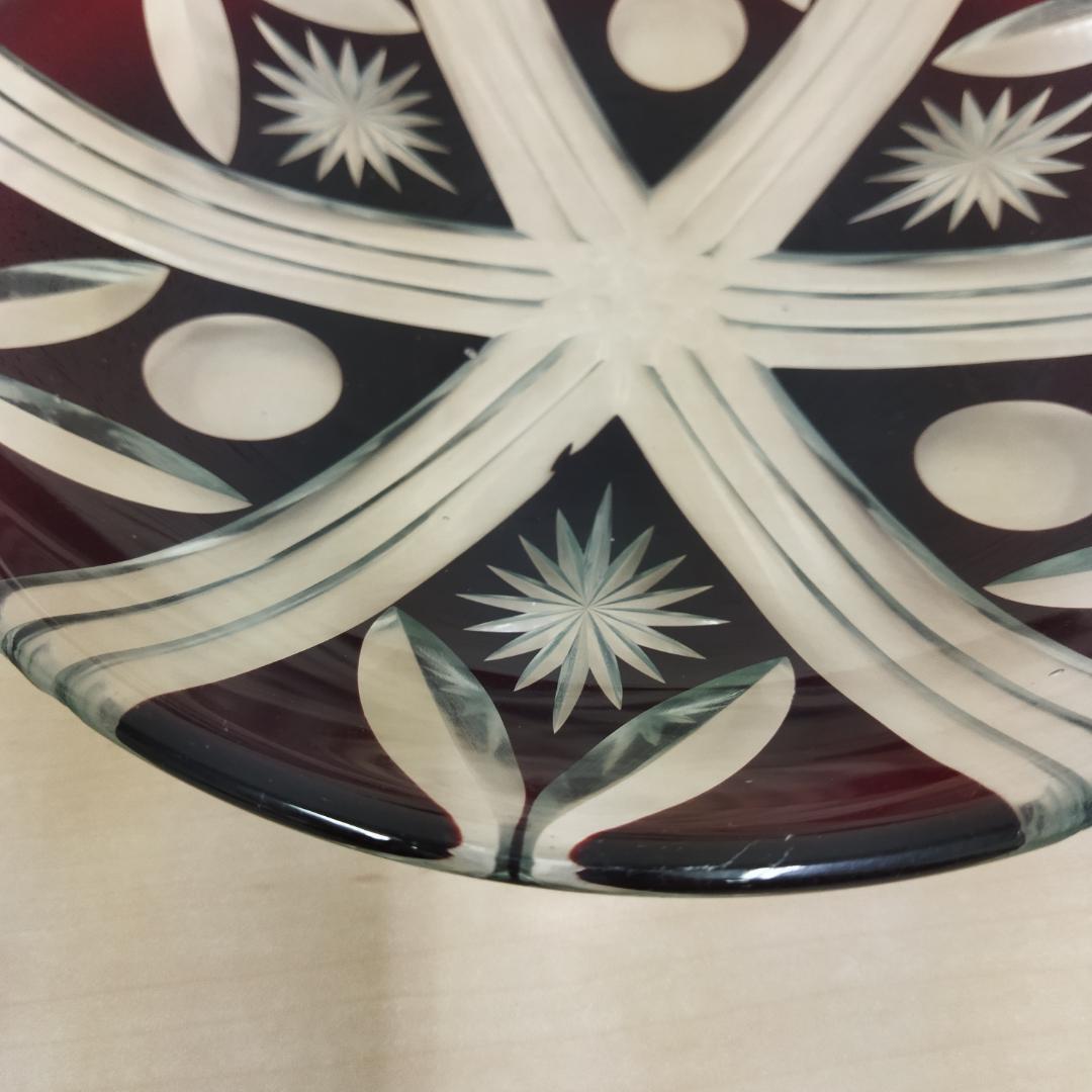 切り子ボウル カットガラス レトロ 花柄 赤色 径約24cm 皿
