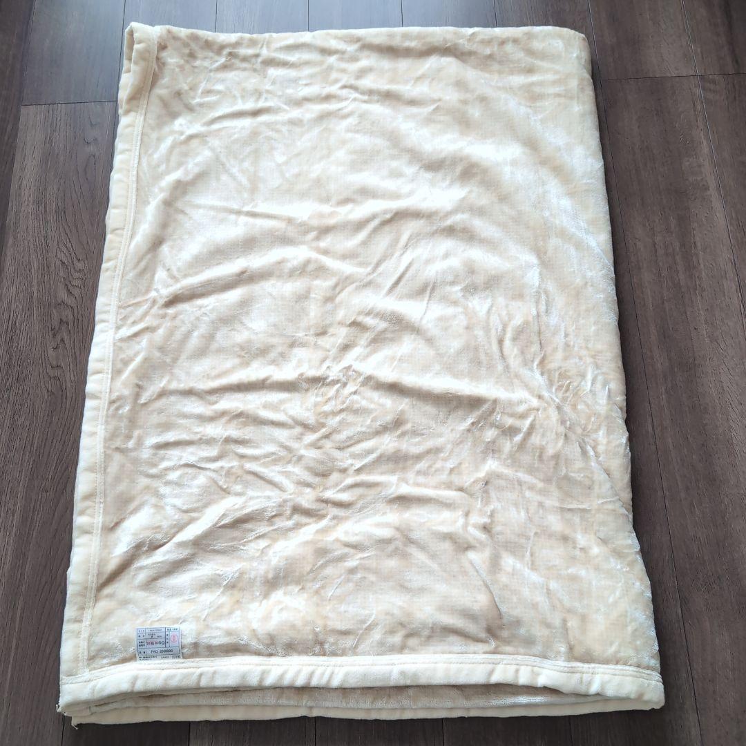 新品未使用　西川の絹毛布 140cm×200cm絹100%日本製ベージュキャメル