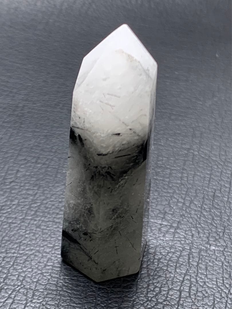 0410196  ブラックルチルインクォーツ六角柱、14.8＊54ミリ