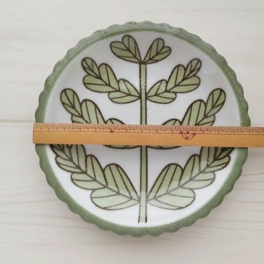 新品　美濃焼　Sango すくすくシリーズ　はっぱ   小皿(14.5cm)