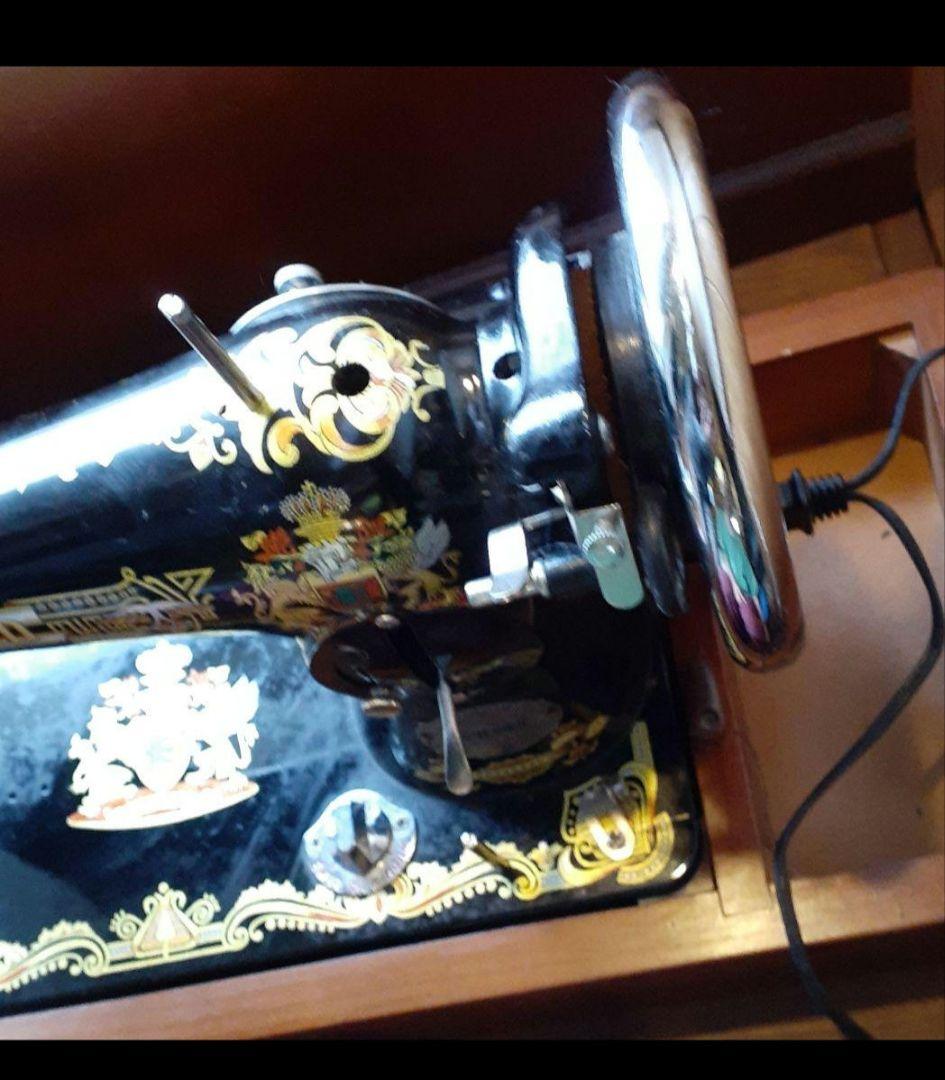 アンティークミシン電動クラシック足踏みインテリアにハンドメイドに高級感ある蓋付き