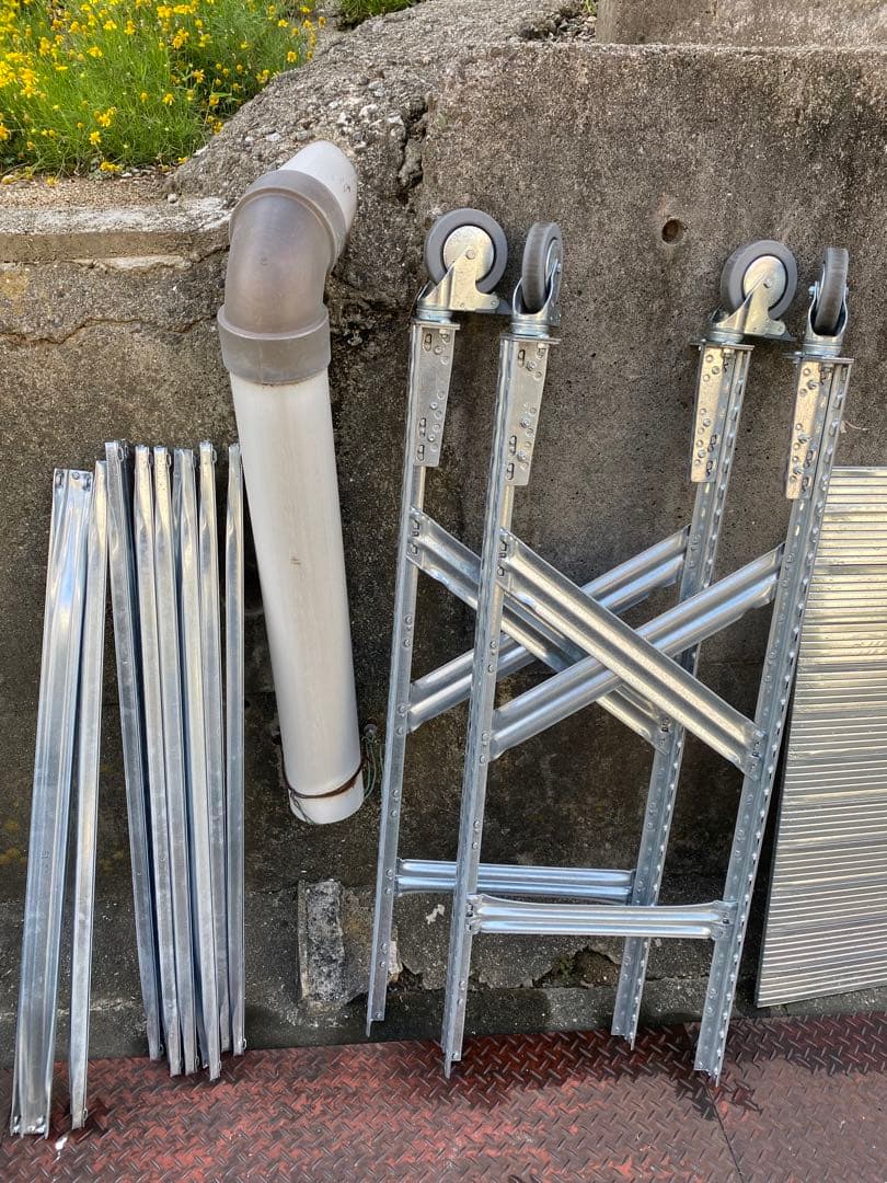 ✨人気✨　メタルシステム　4段フルタイプ　キャスター付