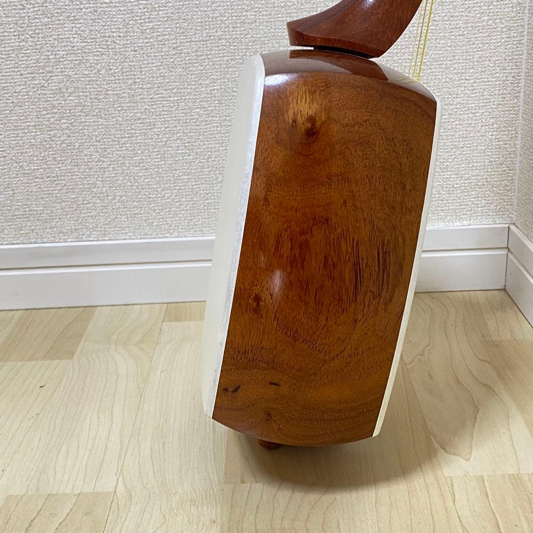 三味線 細棹　猫皮　花梨　破れなし　バチ付き　ソフトケース　四乳　四ツ皮　最高級