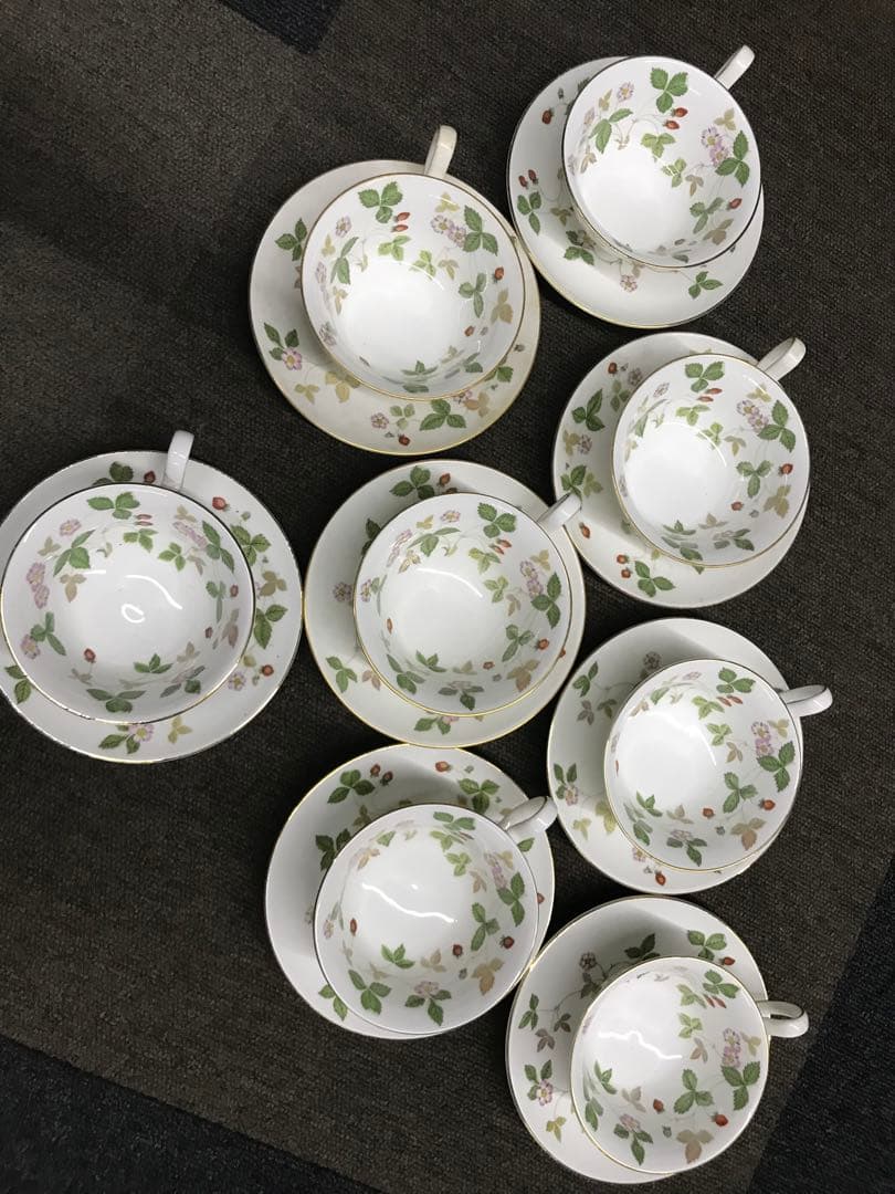 陶器 食器セット 23点 葉と花のデザイン