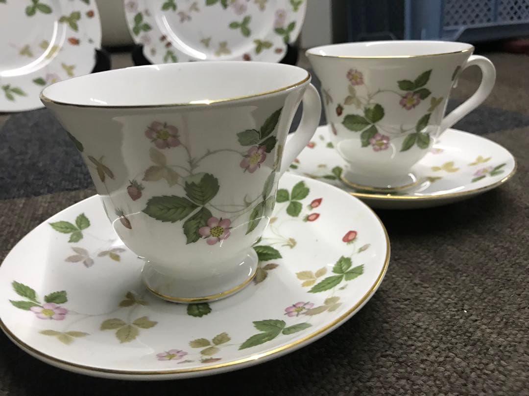 陶器 食器セット 23点 葉と花のデザイン