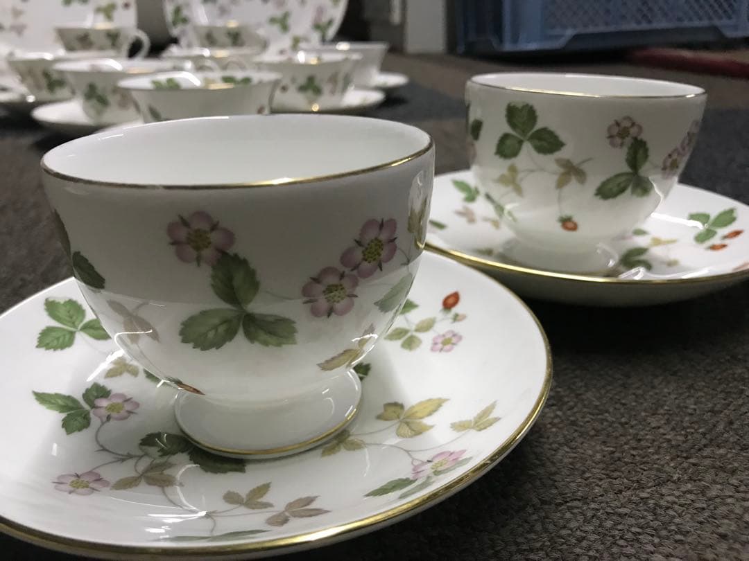 陶器 食器セット 23点 葉と花のデザイン