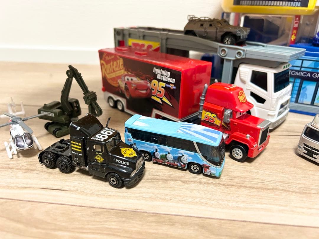 値下げ☆ダブルアクショントミカビル 立体駐車場 まとめ売り - メルカリ