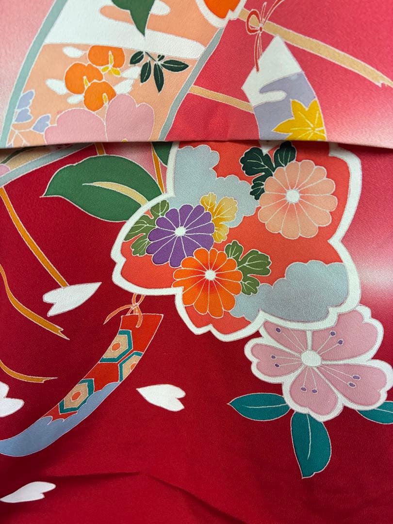 子供の着物　長襦袢付き　扇に花柄模様　七五三