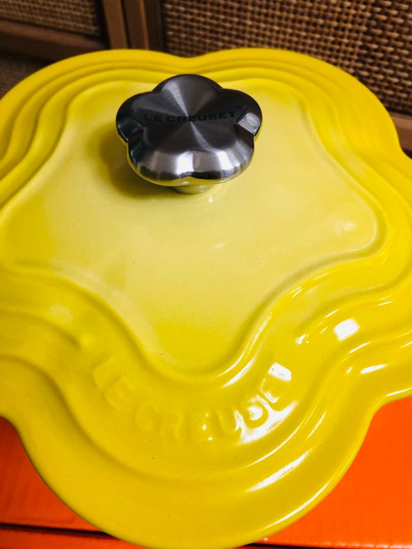 ル・クルーゼ　20センチ　ココットフルール　イエロー　新品