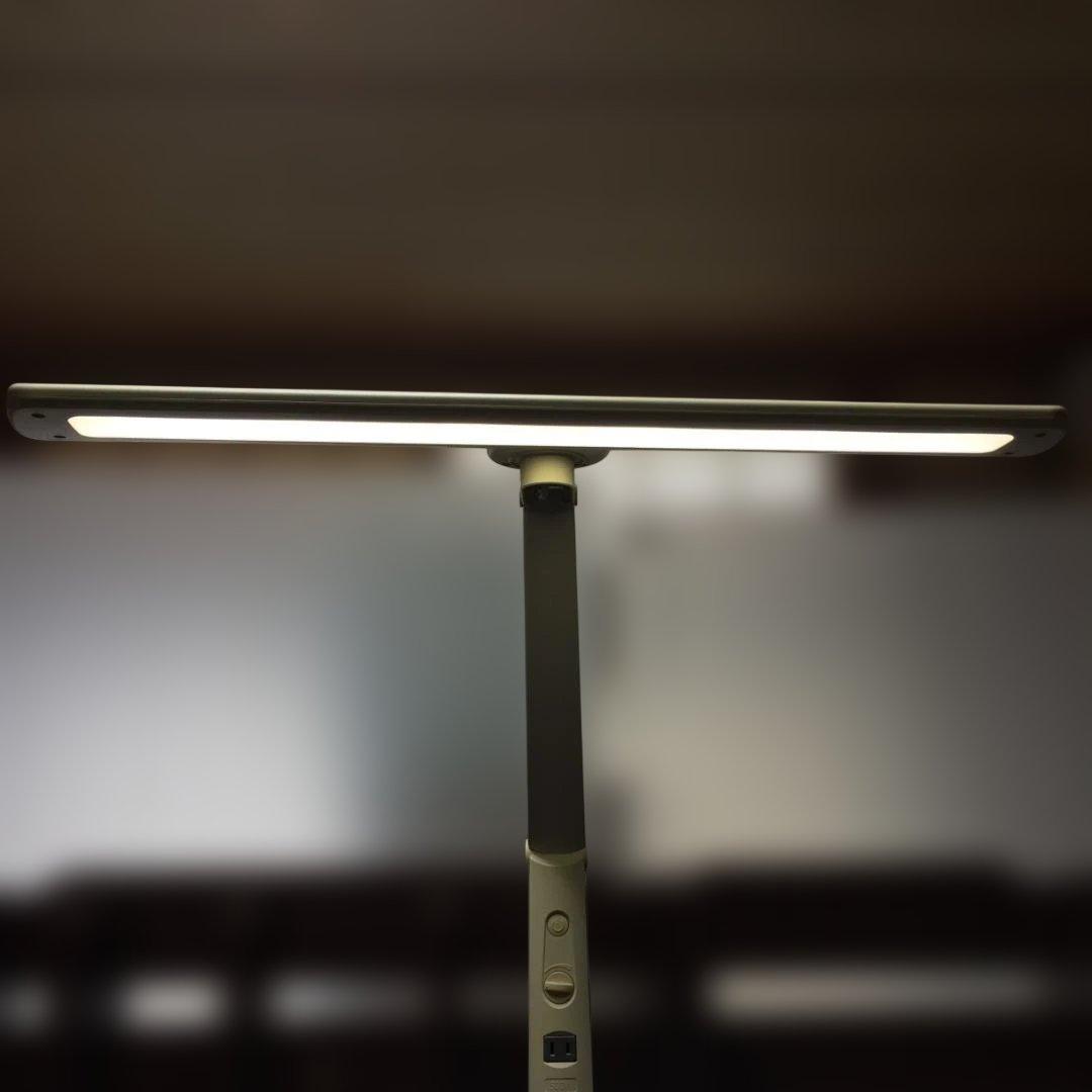 デスク　学習机　ニトリ　本棚・照明付属　ダークブラウン　引取り限定（埼玉北西部）