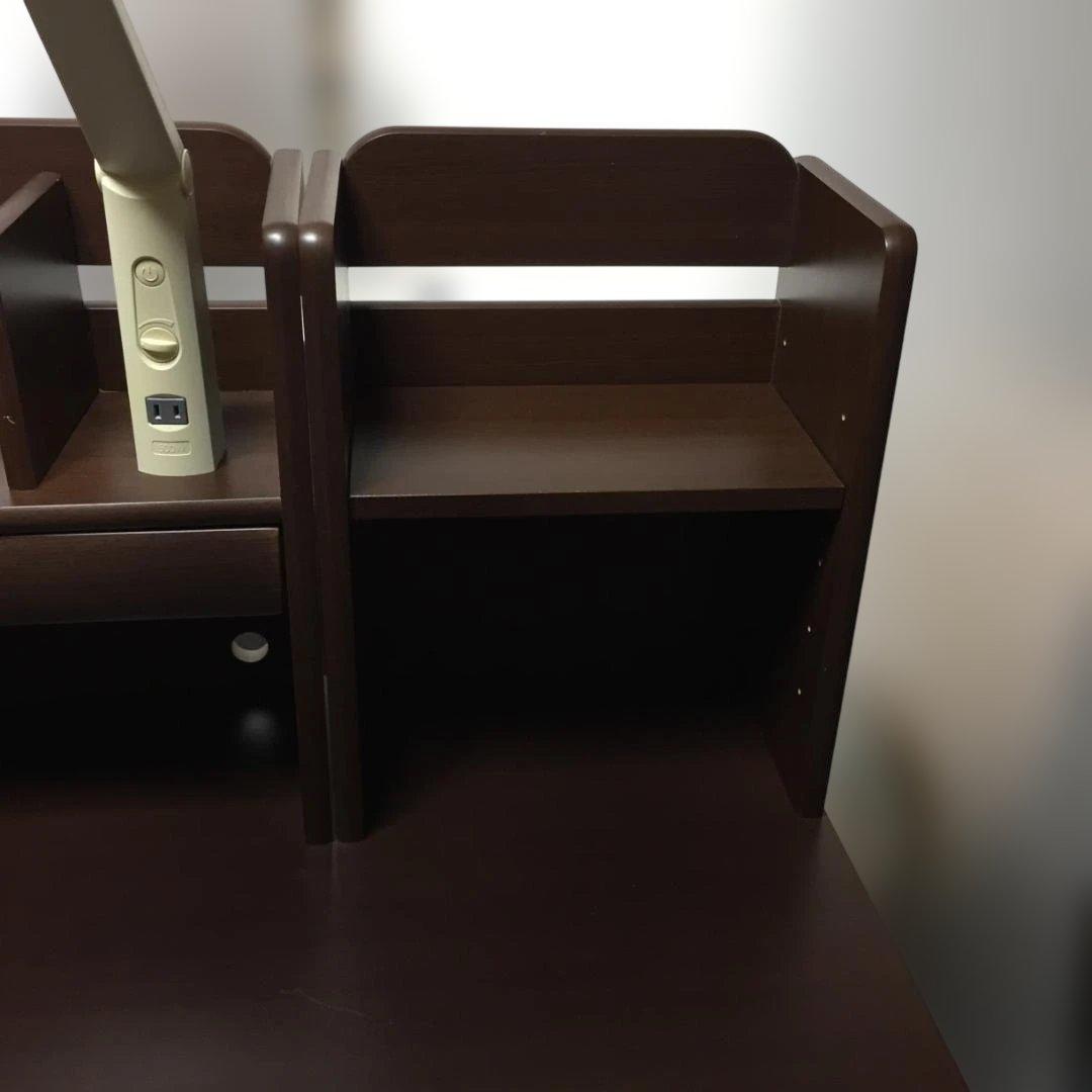 デスク　学習机　ニトリ　本棚・照明付属　ダークブラウン　引取り限定（埼玉北西部）