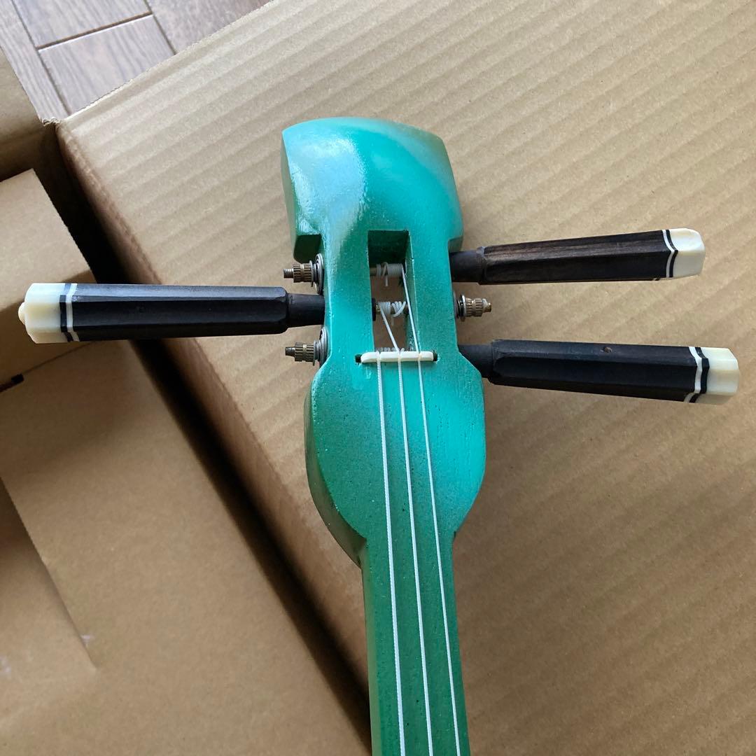 パステルカラー（緑）の三線（戻らないカラクイ付き）