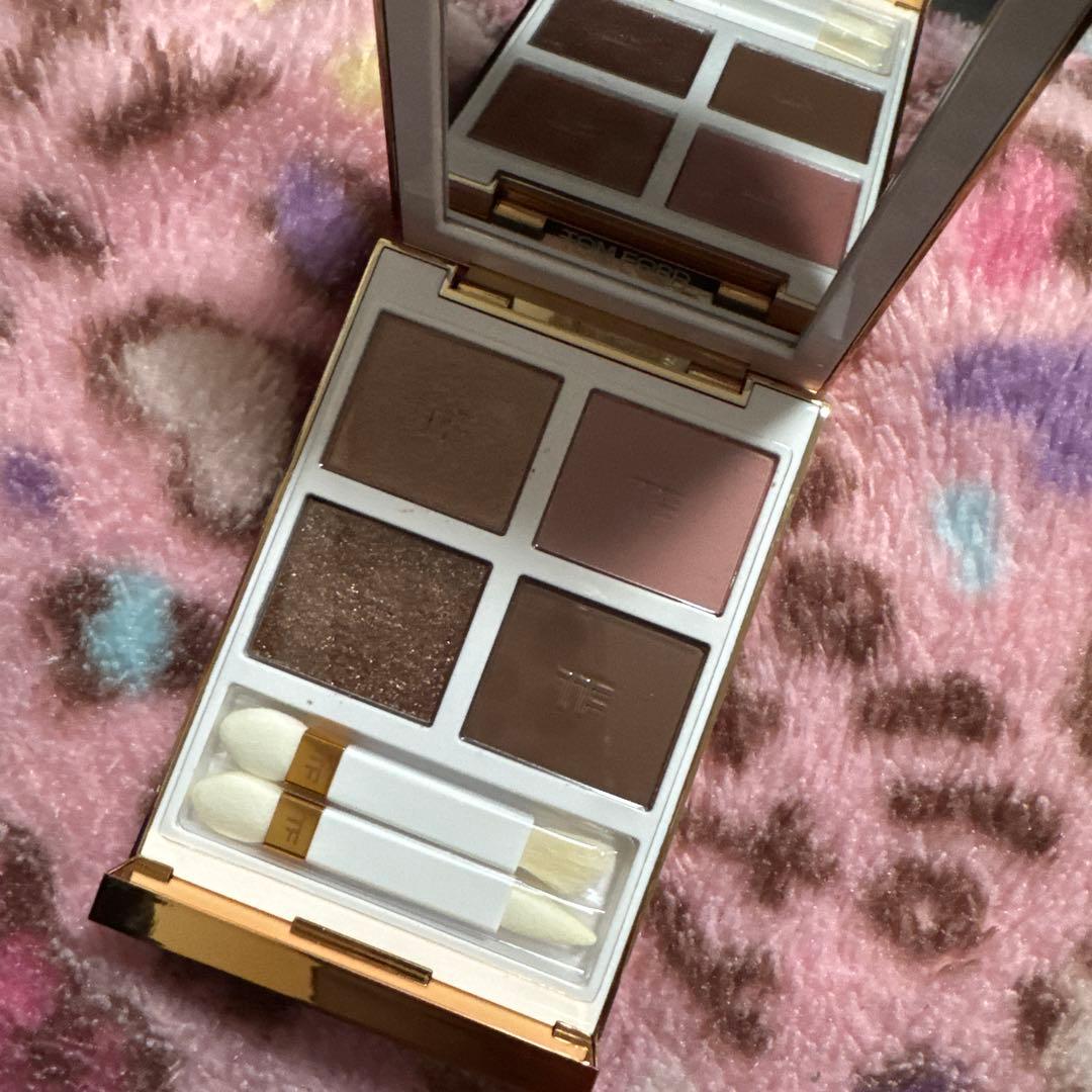 トムフォード ソレイユドゥフアイカラークォード 02S - メルカリ