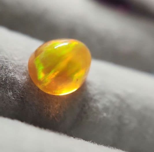 天然ファイアーオパール 1.358ct