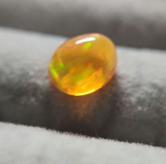 天然ファイアーオパール 1.358ct