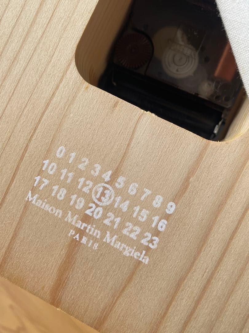 MAISON MARTIN MARGIELA 箱付き 動作確認済み 置時計 - メルカリ
