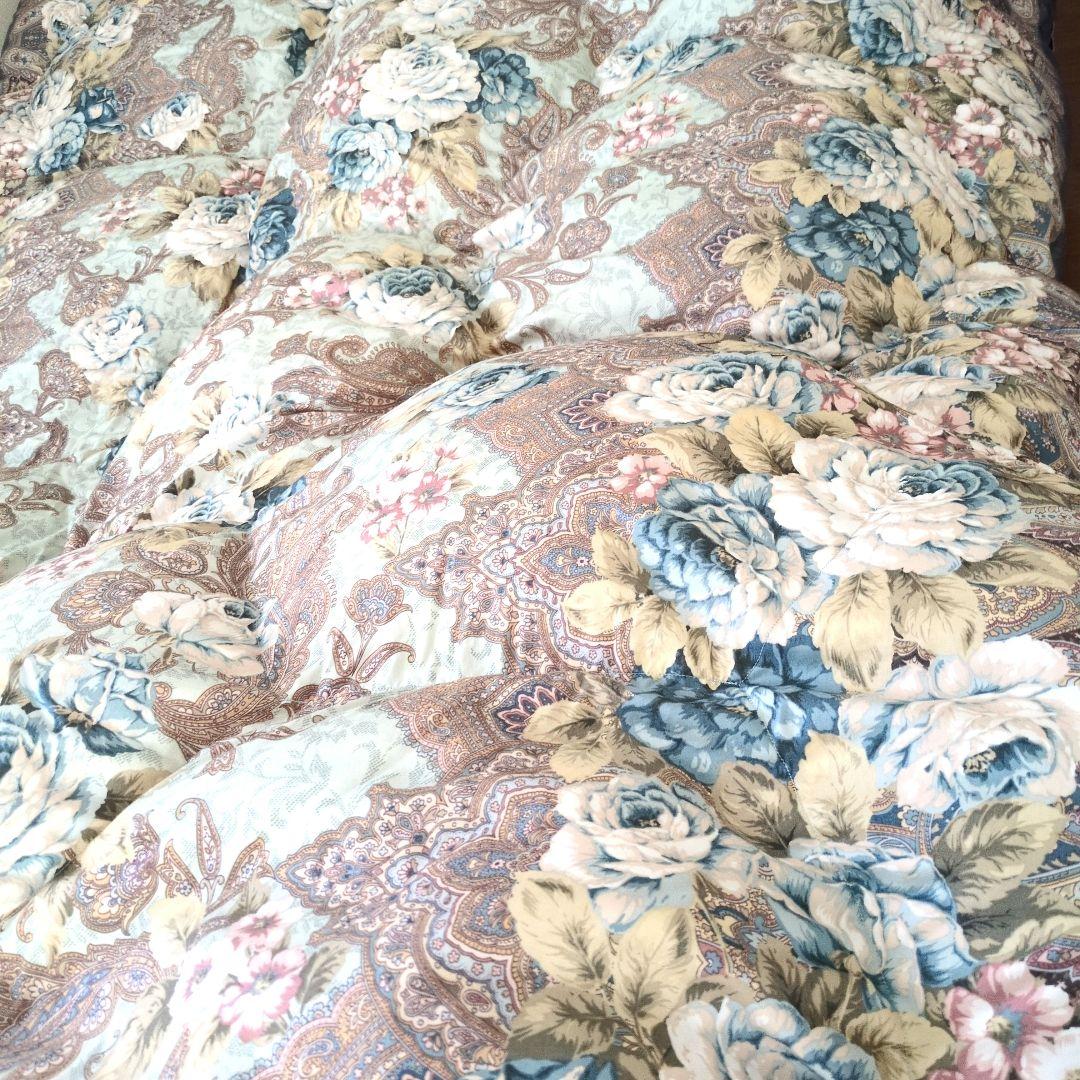 期間限定格安出品　羽毛掛け布団　 150cm x 210cm