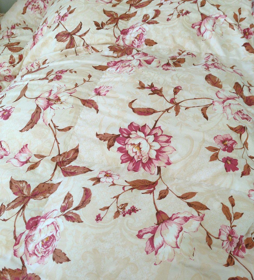 期間限定格安出品　羽毛掛け布団　 150cm x 210cm
