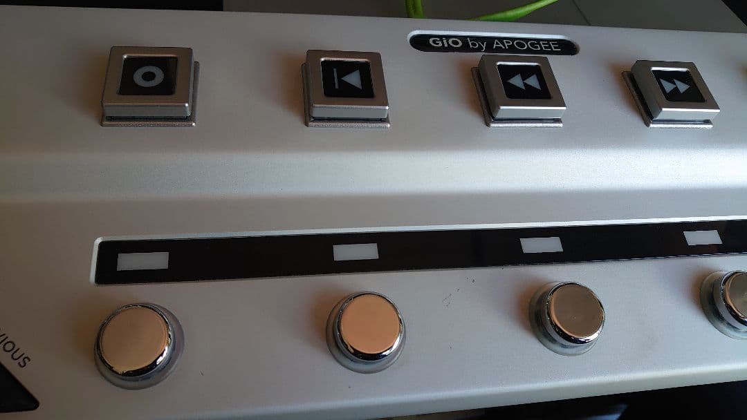 Apogee GiO USBオーディオ・ギターインターフェイス