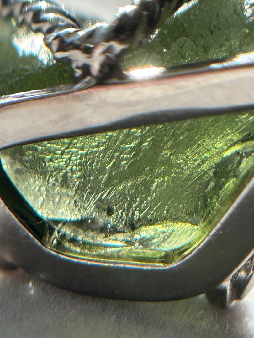 【新品未使用】モルダバイト原石 ペンダントトップ シルバー925チェーン付き