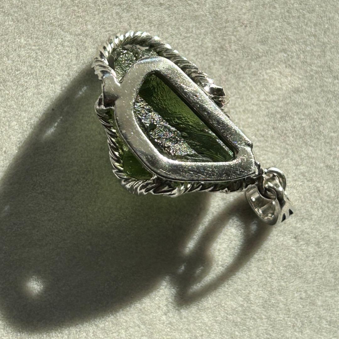 【新品未使用】モルダバイト原石 ペンダントトップ シルバー925チェーン付き