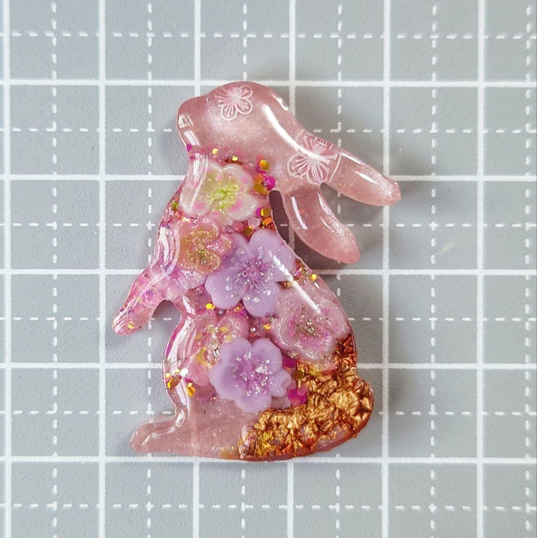 レジン 猫 うさぎ ヘアゴム ブローチ ポニーフック No.550 - メルカリ
