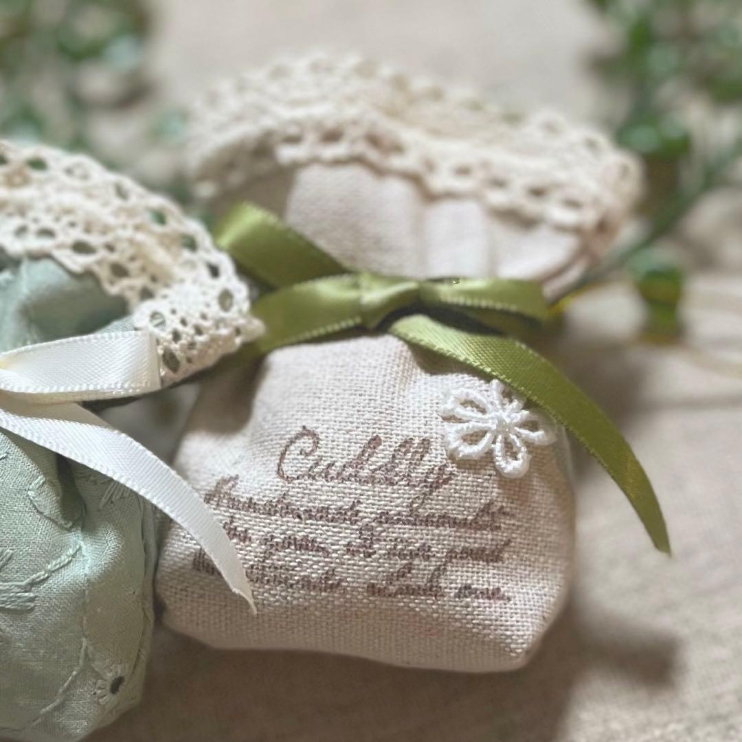 No.2305-8 ミニストラップサシェ 香り袋 3個組 くすみグリーン 花柄