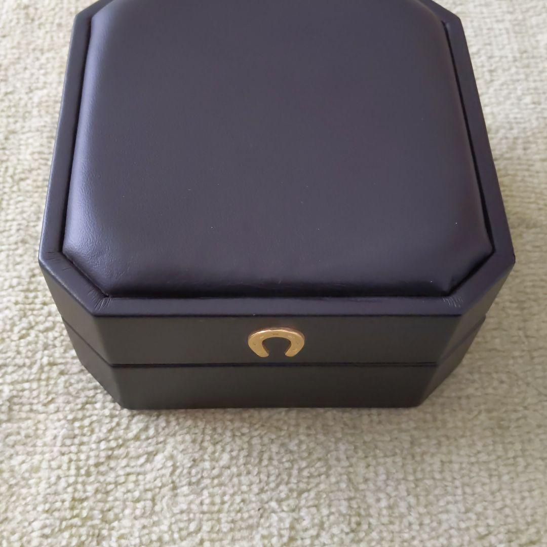 六芒星の台座と水晶