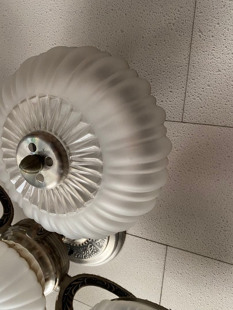 5灯　シャンデリア ホワイト ガラス