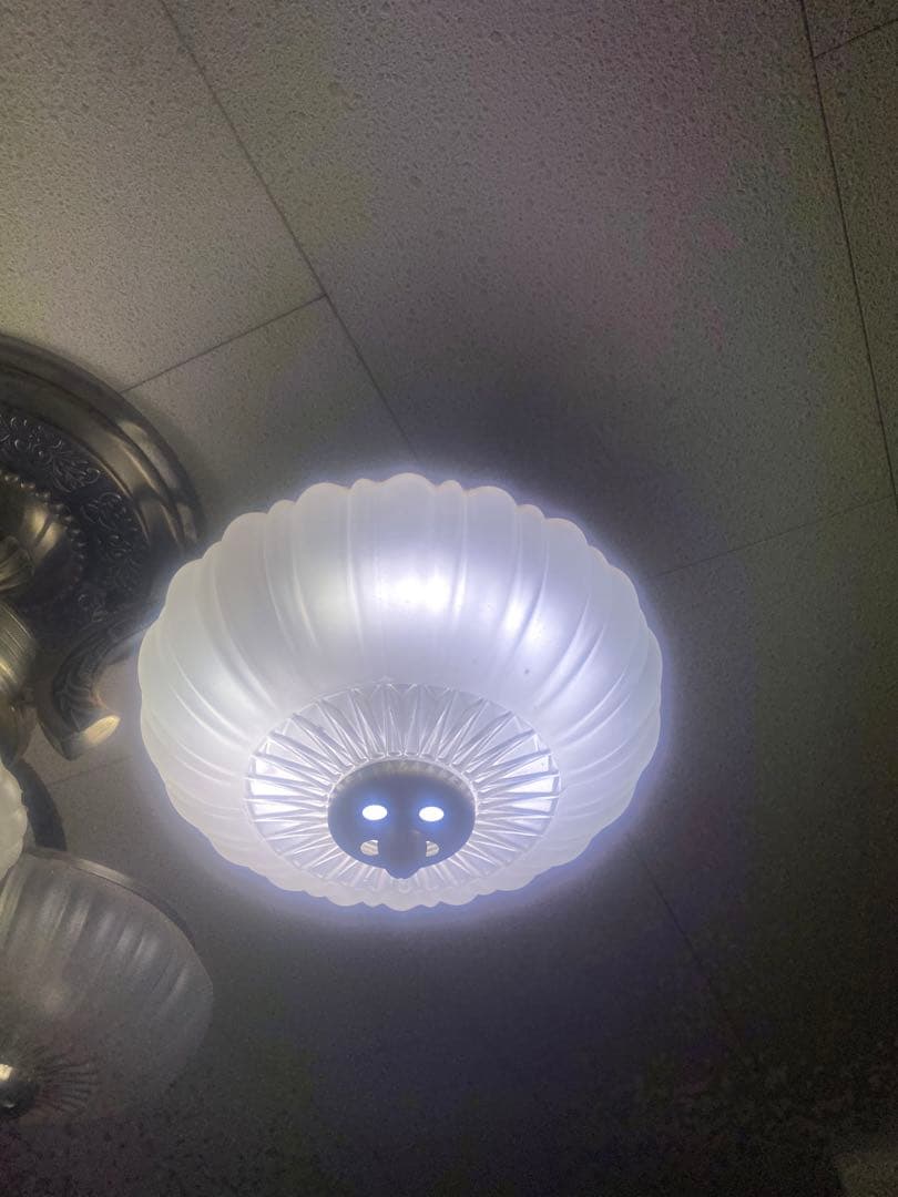 5灯　シャンデリア ホワイト ガラス