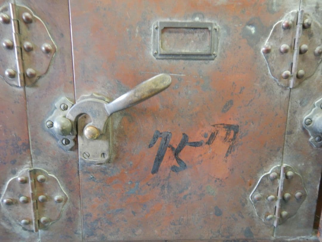 昭和レトロな銅板張り　陳列棚　ショーケース