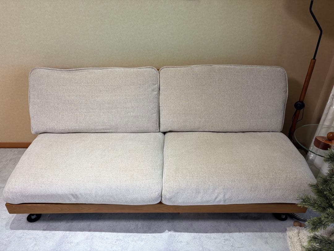 ベージュファブリックソファ 2.5人掛け