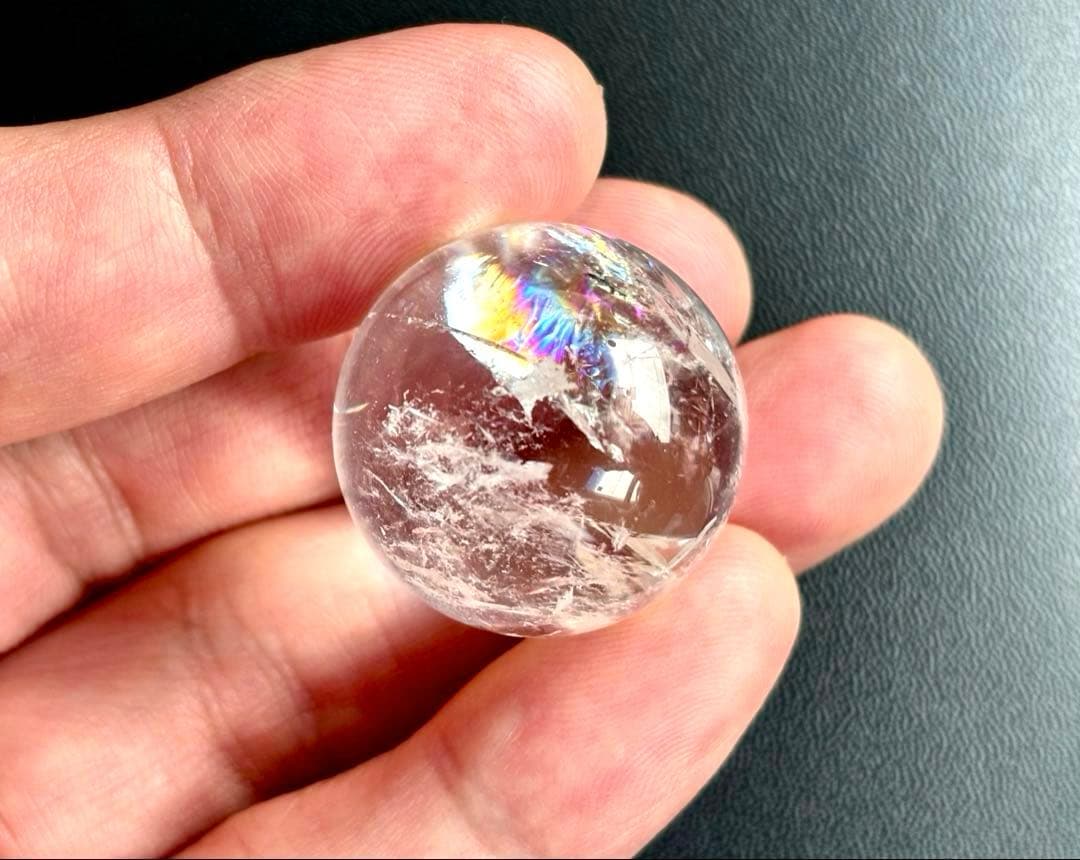 究極品質　永遠の愛を願う水晶の究極形態　虹のマスターウラルレムリアン極上スフィア