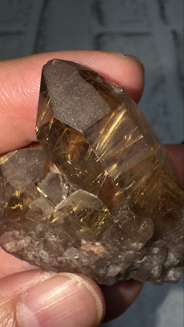 ⑤ブラジル産 タイチンルチルクォーツ マスター 原石クラスター 特注手彫専用台座